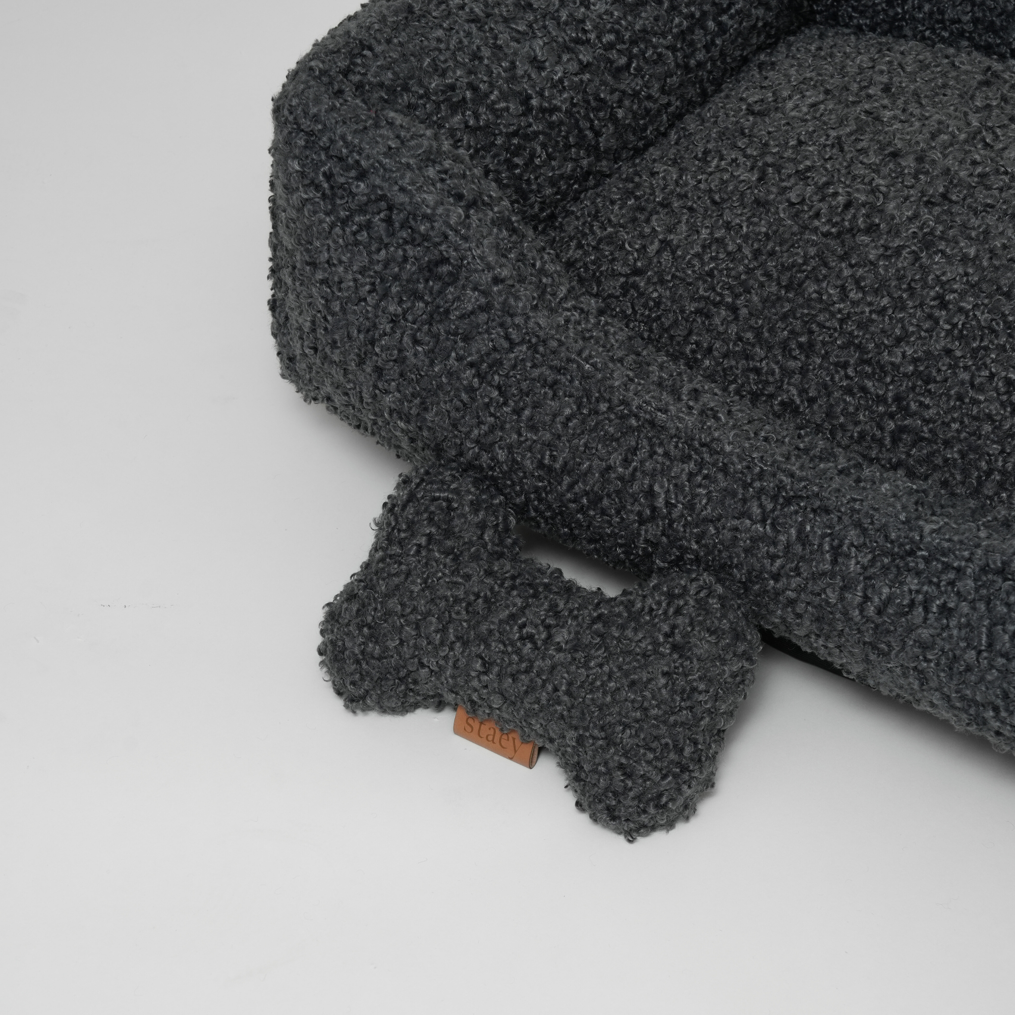 Tora Dog Bed | Storm Curly