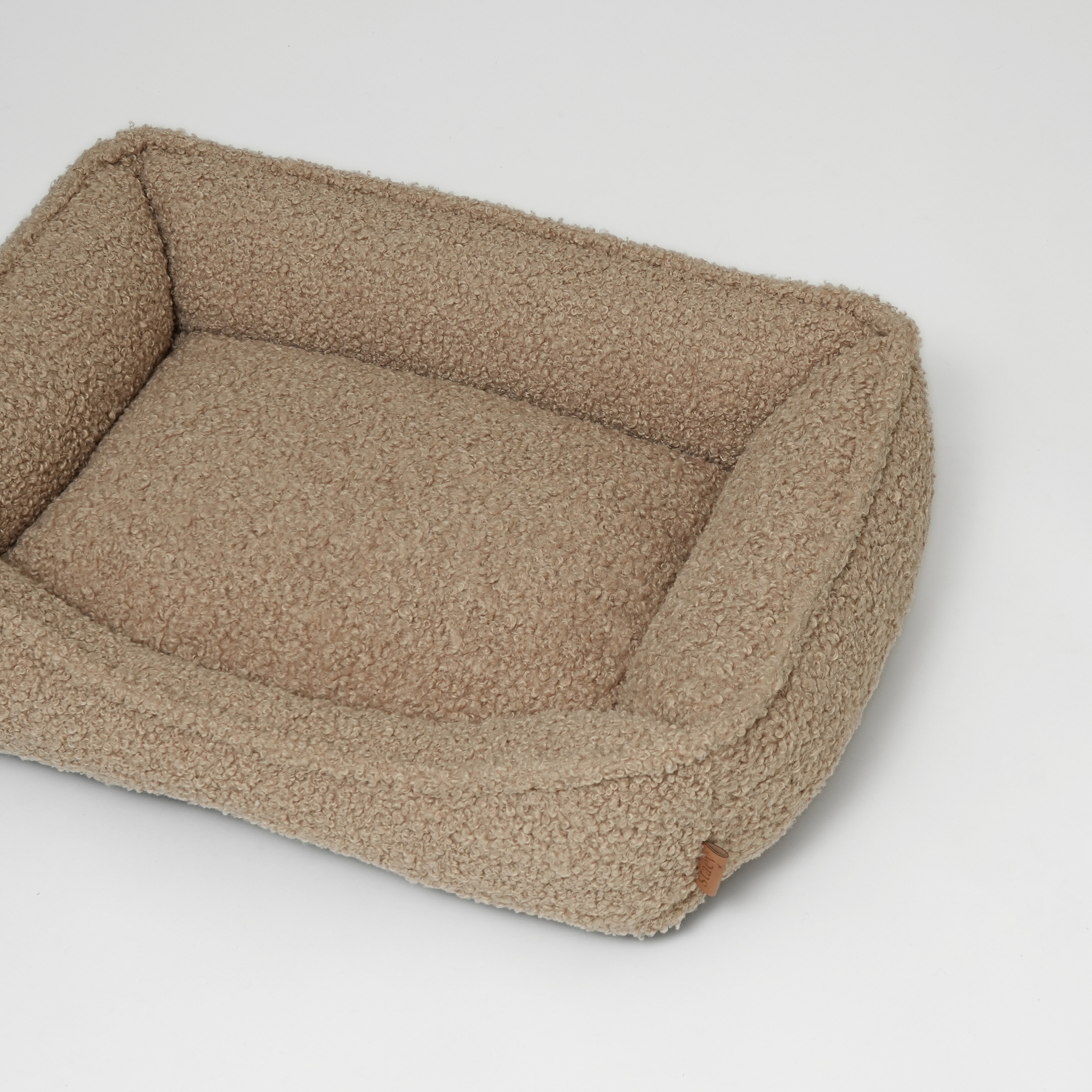 Tora Dog Bed | Sand Curly