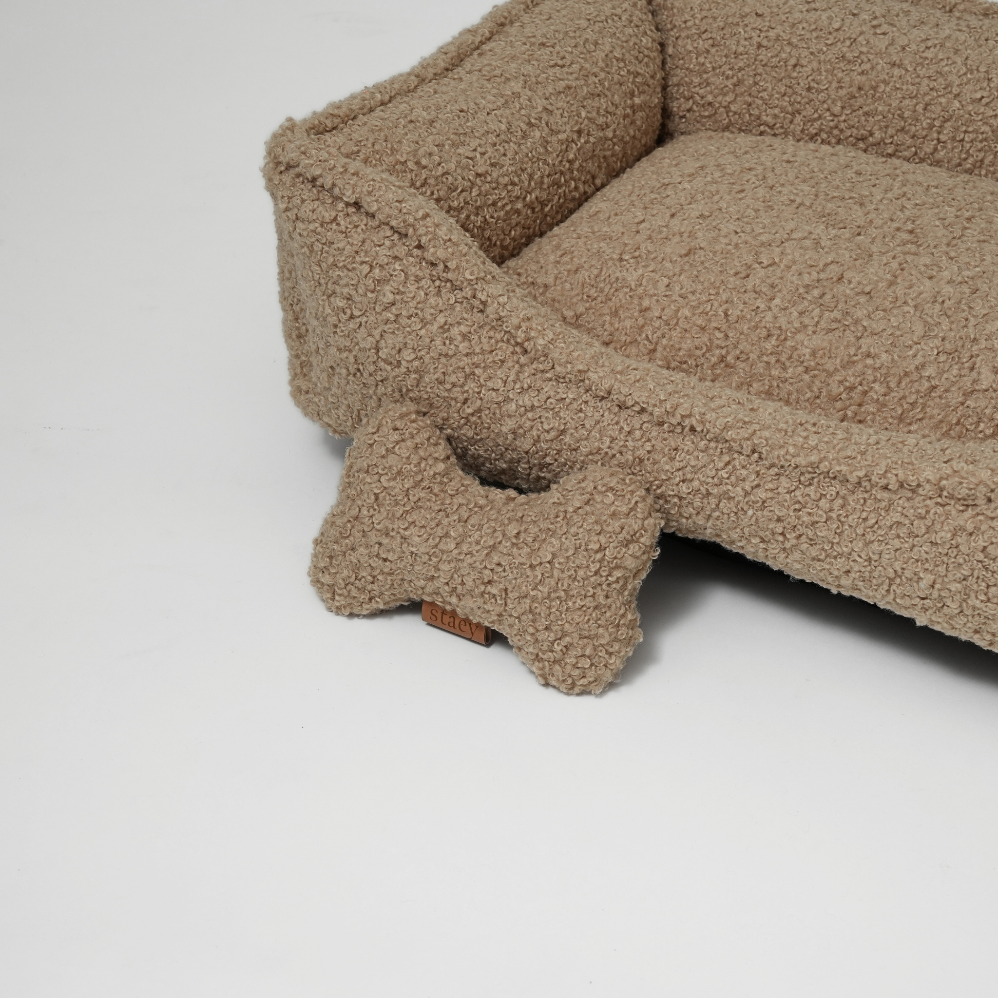 Tora Dog Bed | Sand Curly