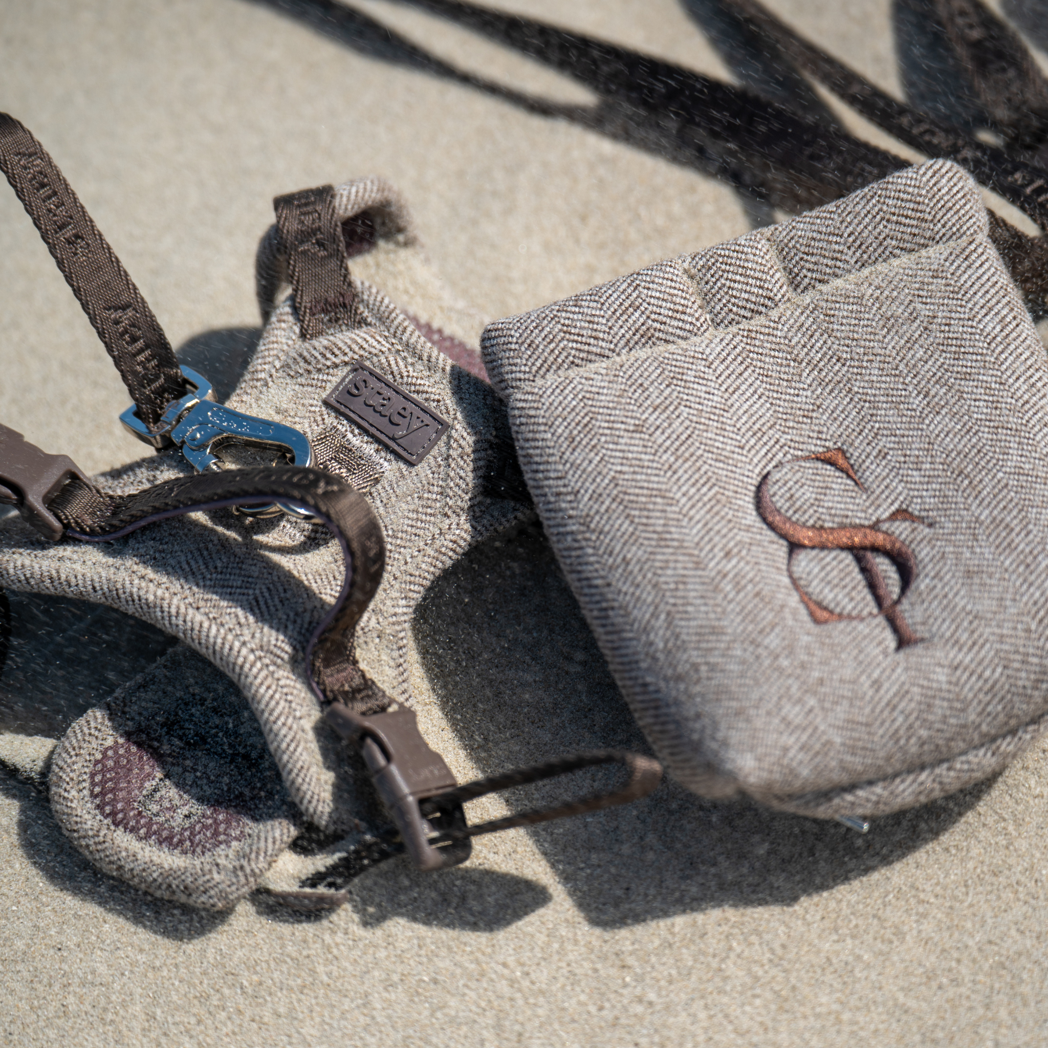 Elma Treat Bag w. Waste Bag Holder | Mocca