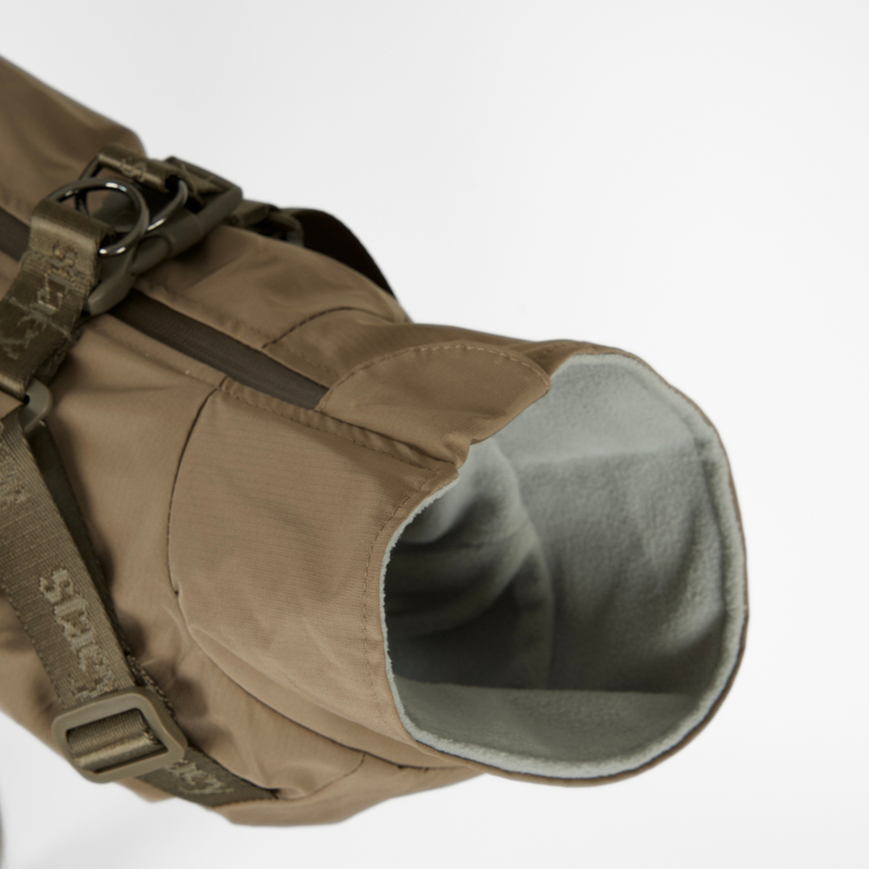 Close-up of the taupe rain coat collar with its grey lining